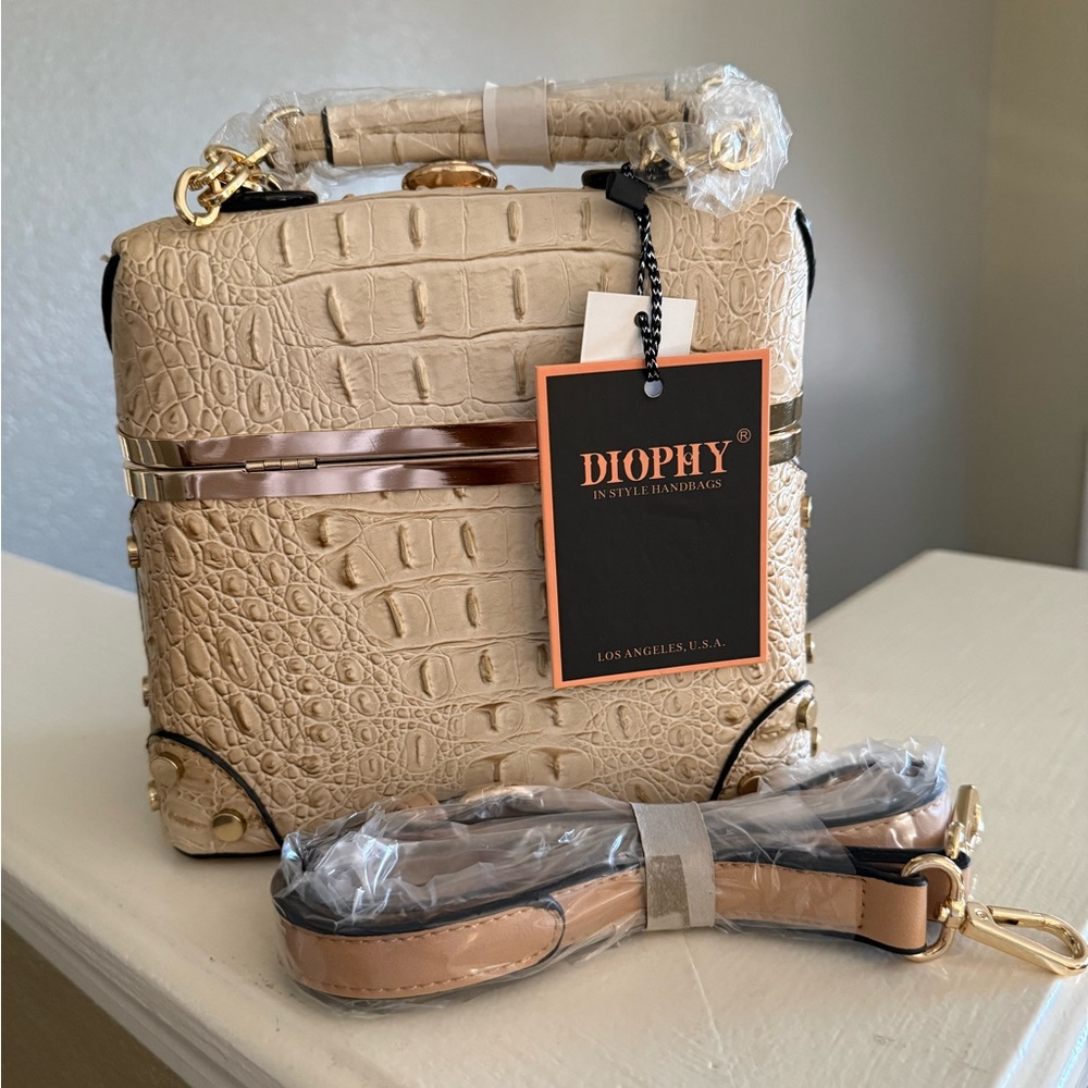 DIOPHY Crocodile Embossed Handbag